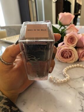 Light Lock Highlighter Fluid - Roses in the Walls Pink Glow